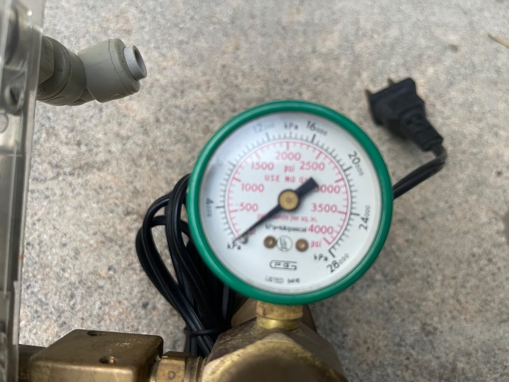 American Hydroponics CO2 Regulator with Solenoid and Flowmeter