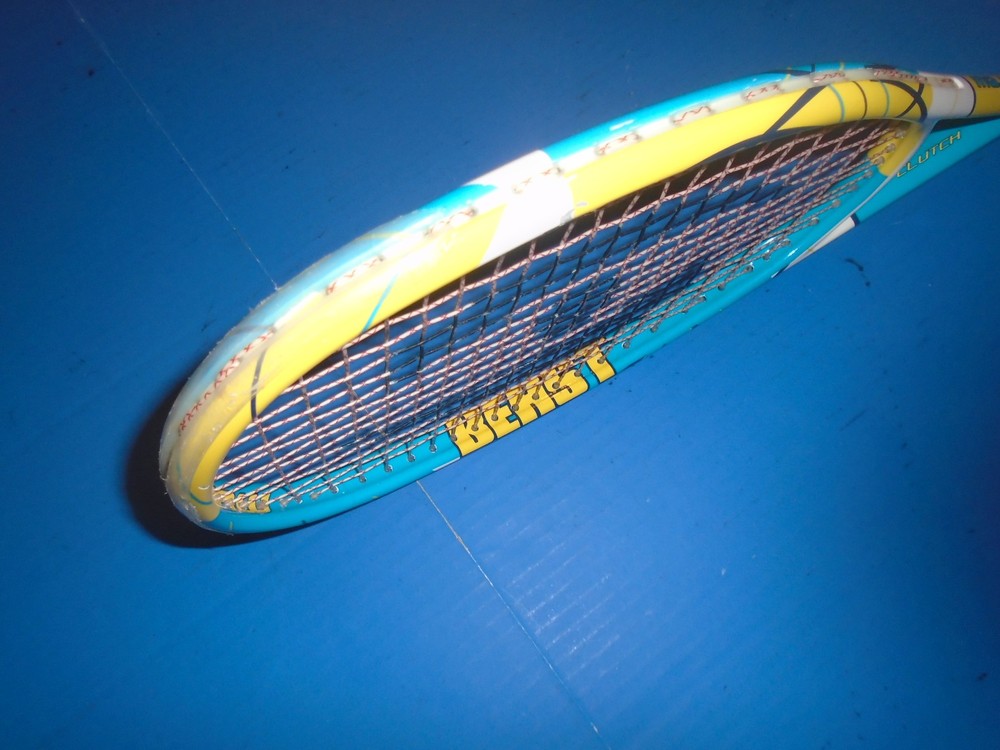 Harrow Beast 150g Squash Racquet.