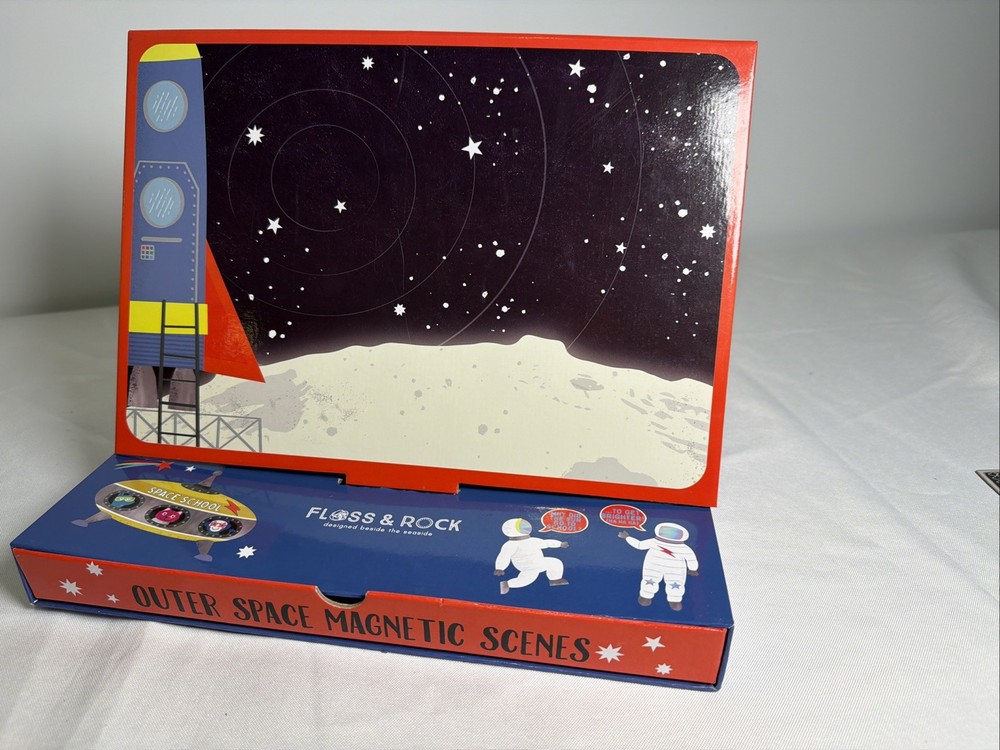 Floss & Rock Magnetic Scenes Playset - Outer Space