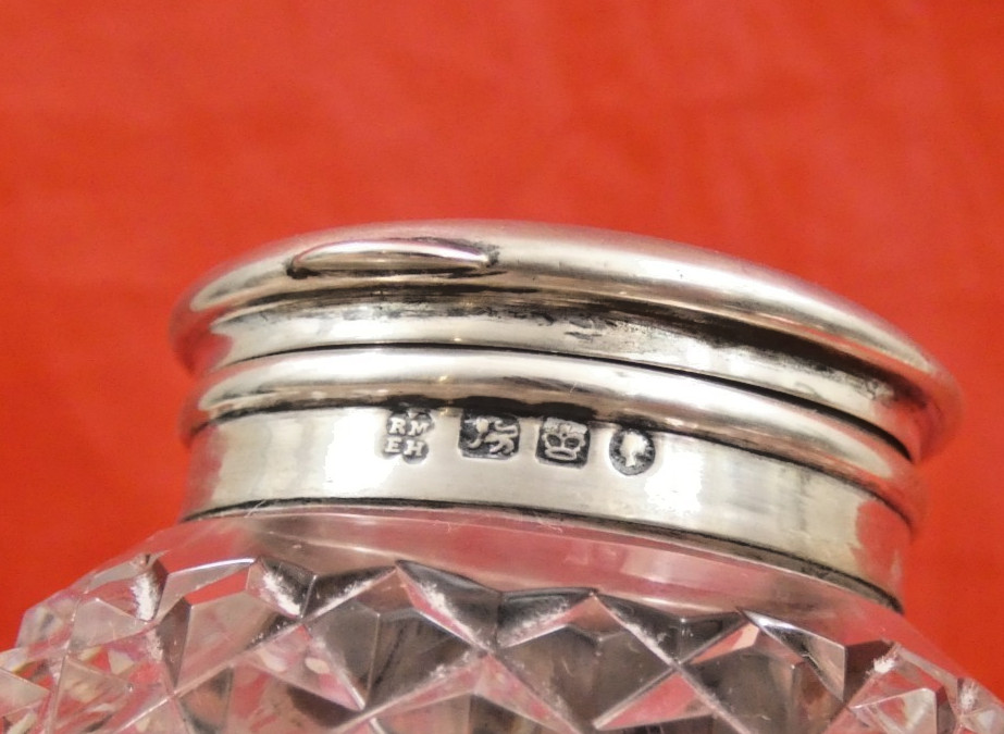 ANTIQUE BRITISH ENGLISH VICTORIAN STERLING SILVER CUT CRYSTAL INKWELL INK STAND