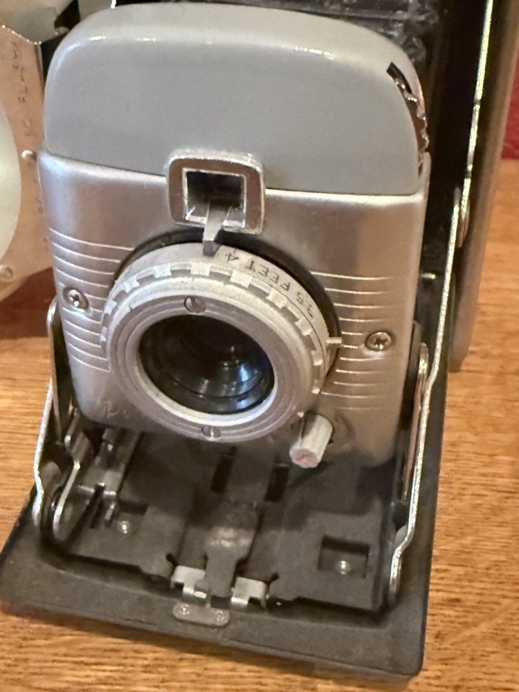 Vintage Polaroid Land Folding Camera Model 80 w/ Flash