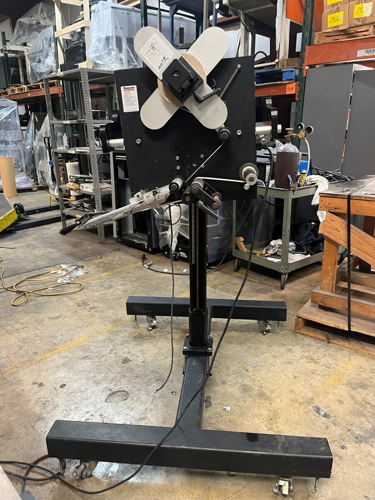 PLS-100 Labeler and Infeed