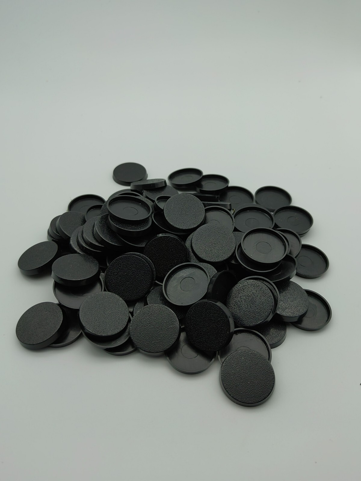 Lot Of 100 25mm Round Bases Used For Warhammer 40k + AoS Games Workshop Bitz
