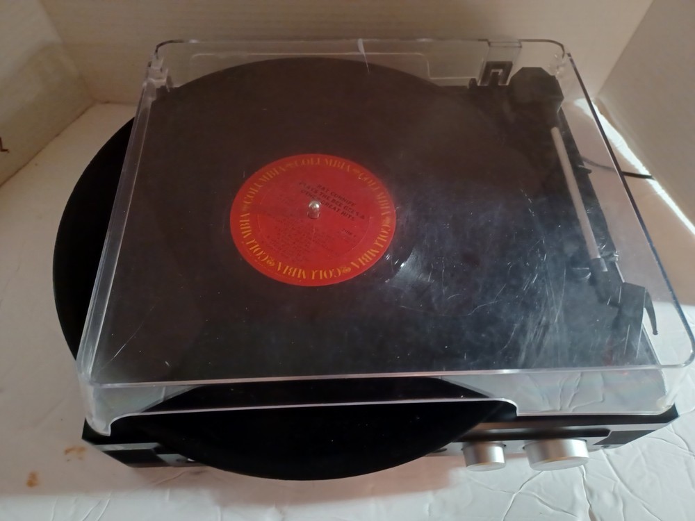 1 BY ONE Record Player MD-920 In Good Condition