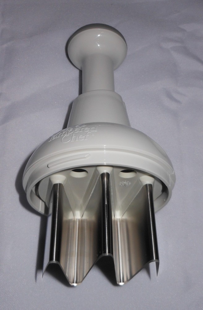 Pampered Chef Push Function Food Chopper 2585 - White w/ Box & Instructs Germany