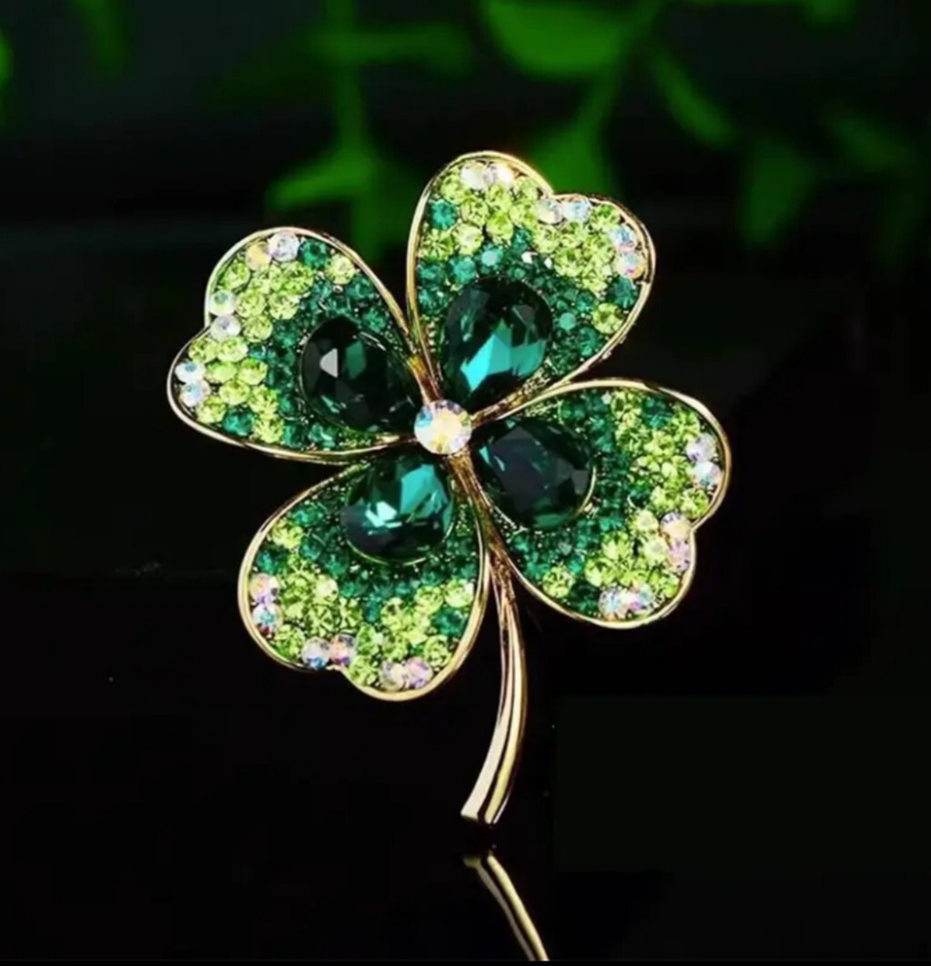 GREEN CRYSTAL SHAMROCK 4 LEAF CLOVER LUCKY IRISH BROOCH PIN~ST PATRICKS DAY GIFT