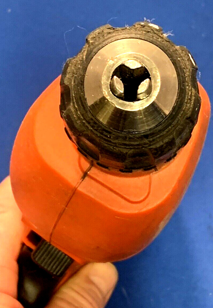 BLACK & DECKER 3/8 Corded Drill Variable Speed Reversible DR200 Type 4 / 4.5 Amp