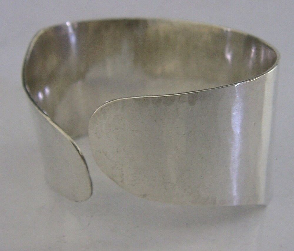 BEAUTIFUL SOLID STERLING SILVER HAND MADE NAPKIN RING 1961 MARGARETTE ROUND