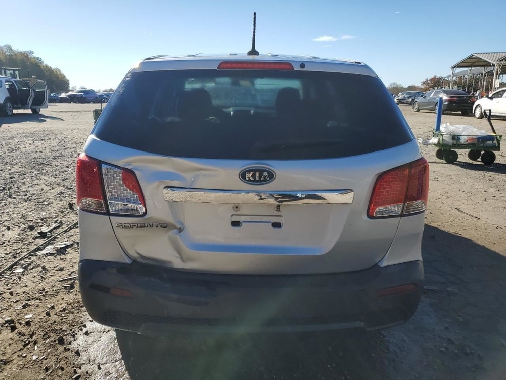 SORENTO 2011 Glove Box 4900166