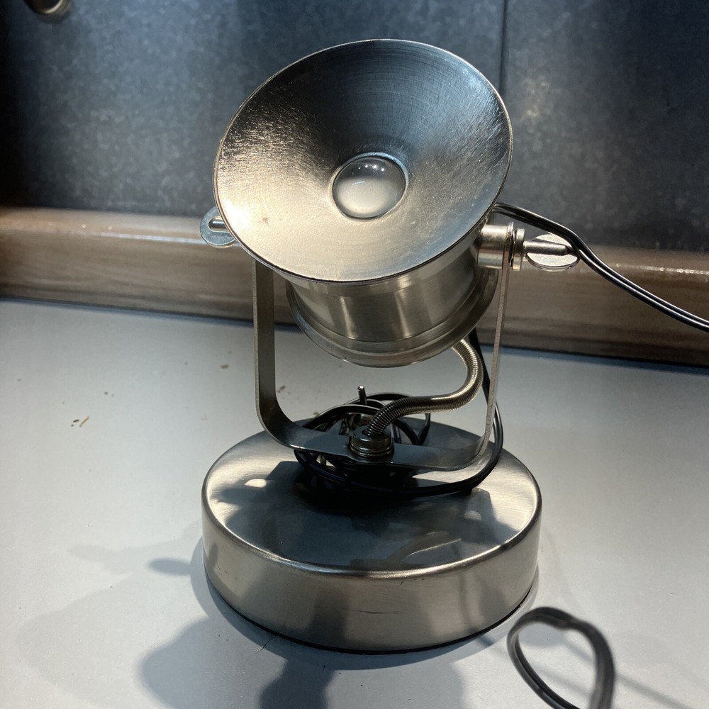 Desktop Spotlight crome very bright