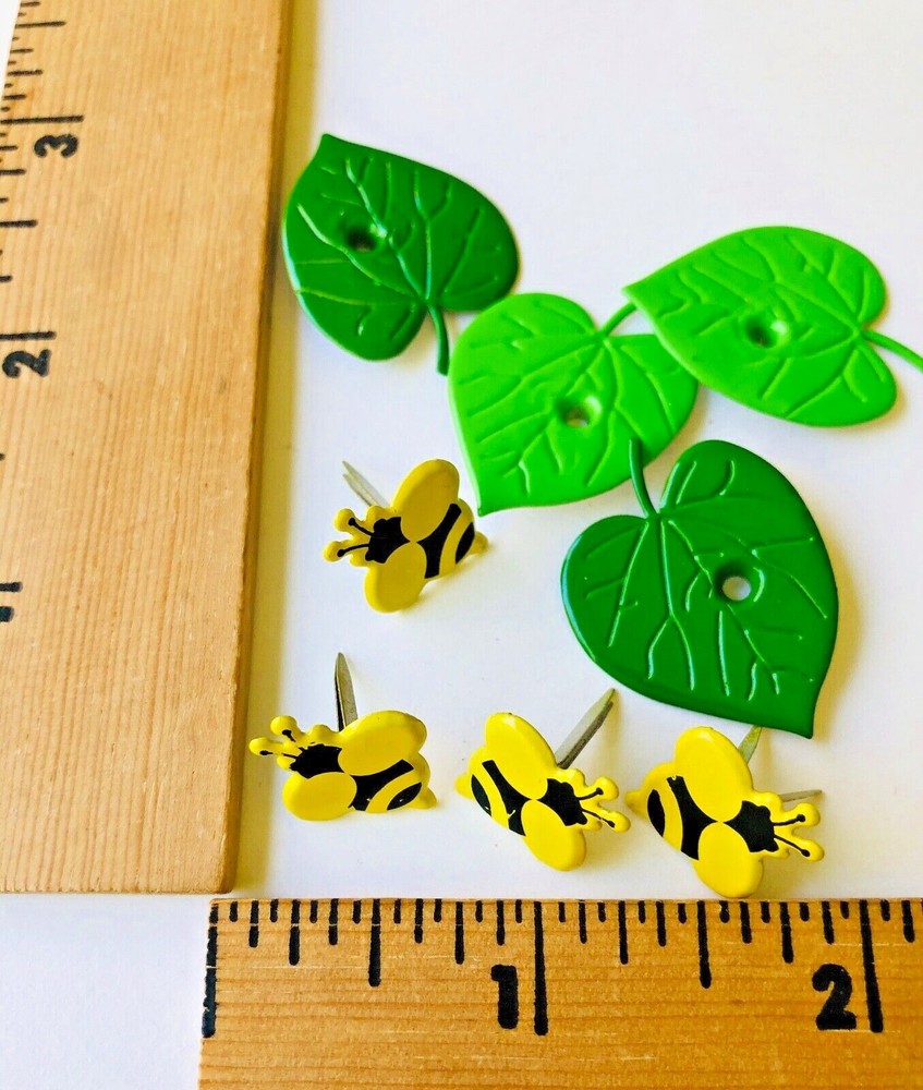 4 Leaf Eyelets with 4 Bee Brads  -  NEW