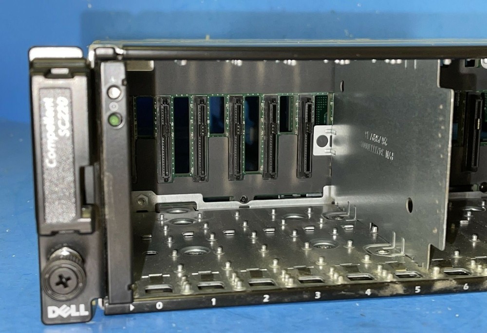 Dell Compellent Modular SAN Array SC220 NO HDD NO POWER AUPPLY NO MODULES GUTTED