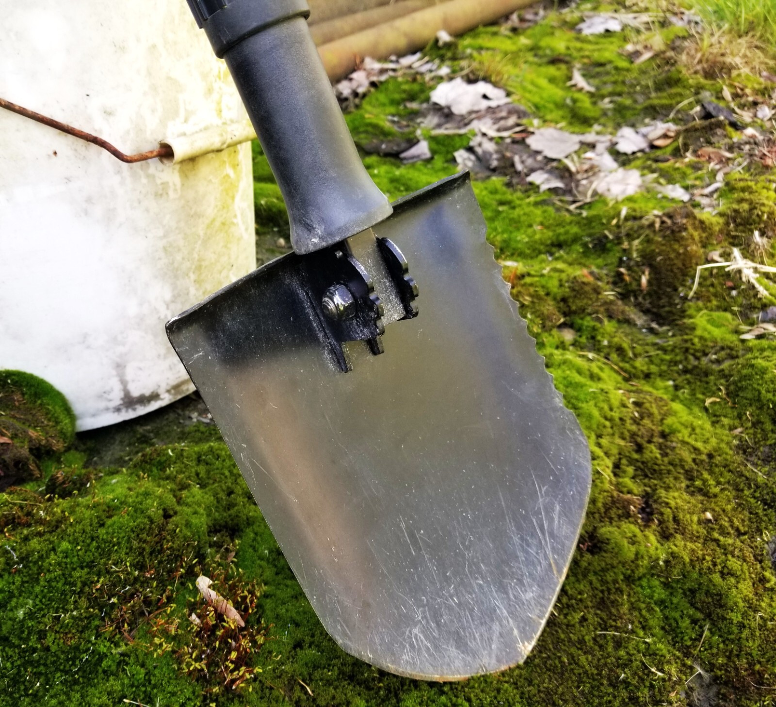 US Military GERBER 2000 E-TOOL Entrenching Folding Shovel w/ SERRATED EDGE VGC