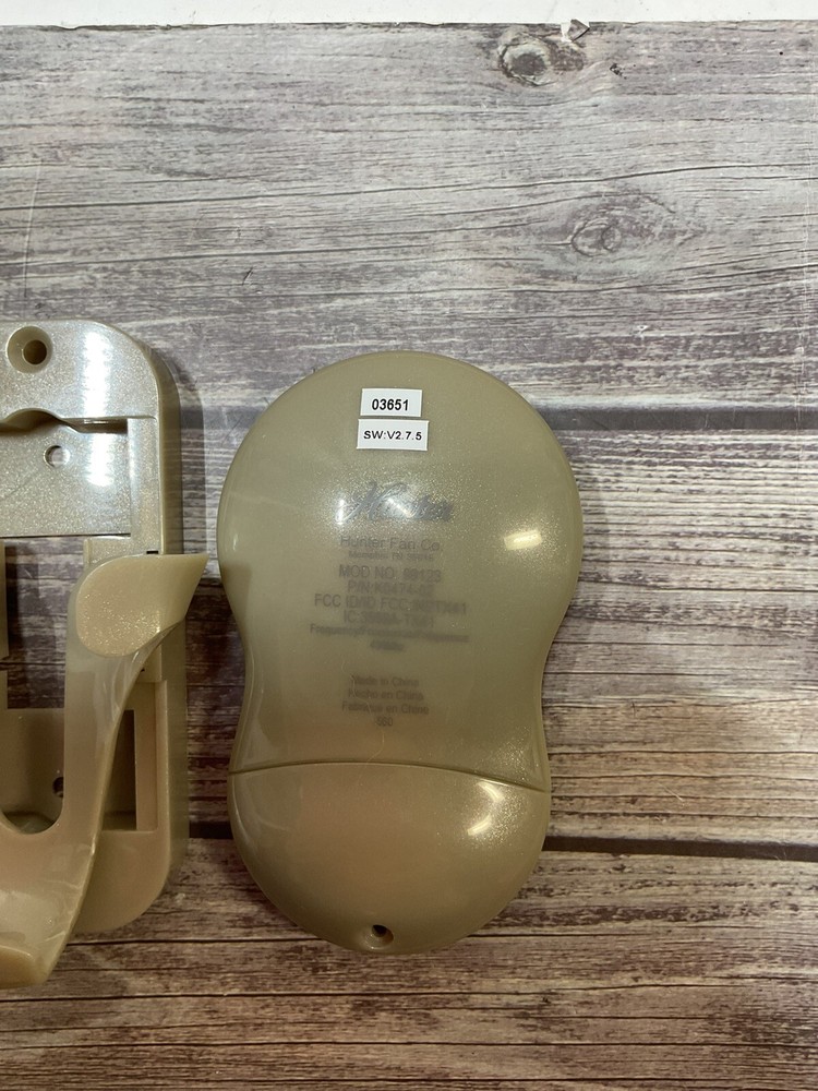 Hunter K0474-02 Replacement Remote Control and Wall Holder