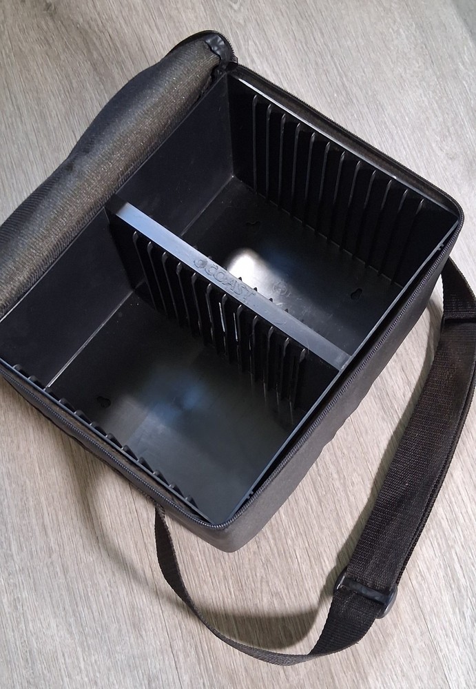 Vintage COAST 30-CD Carry Case Storage Black Zip & Strap Compact Disc