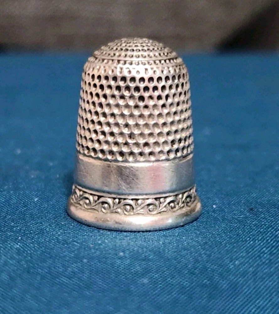 Antique Simons Bros Co Thimble Size 10