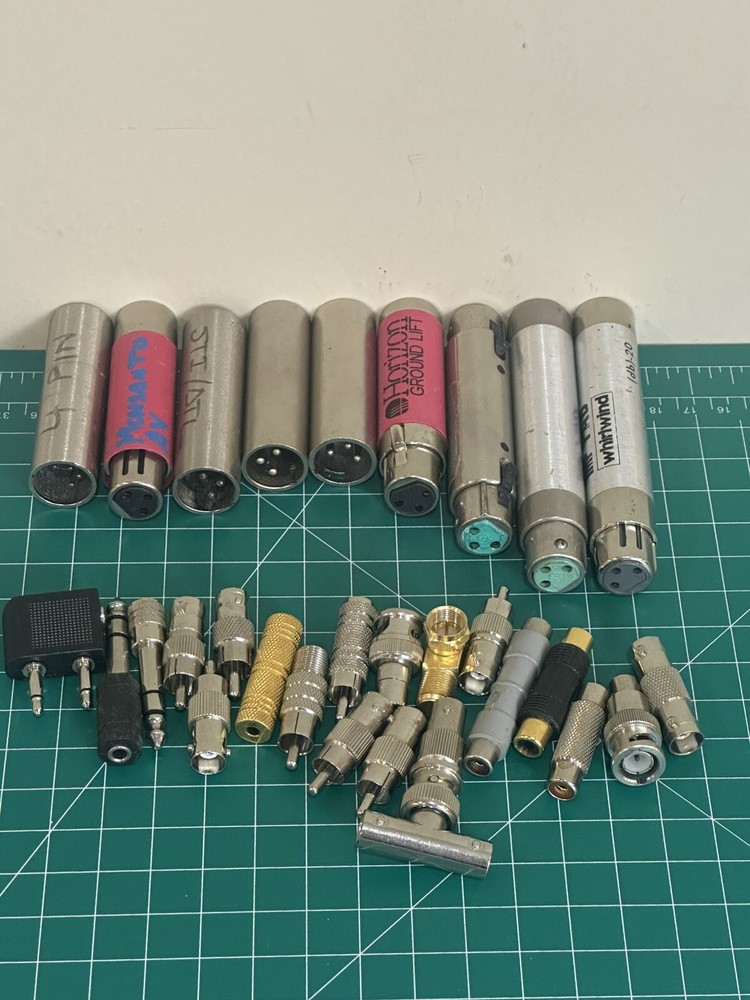 assorted audio equipment Lot