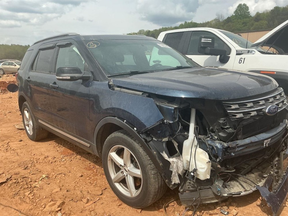 EXPLORER 2017 Glove Box 5028918