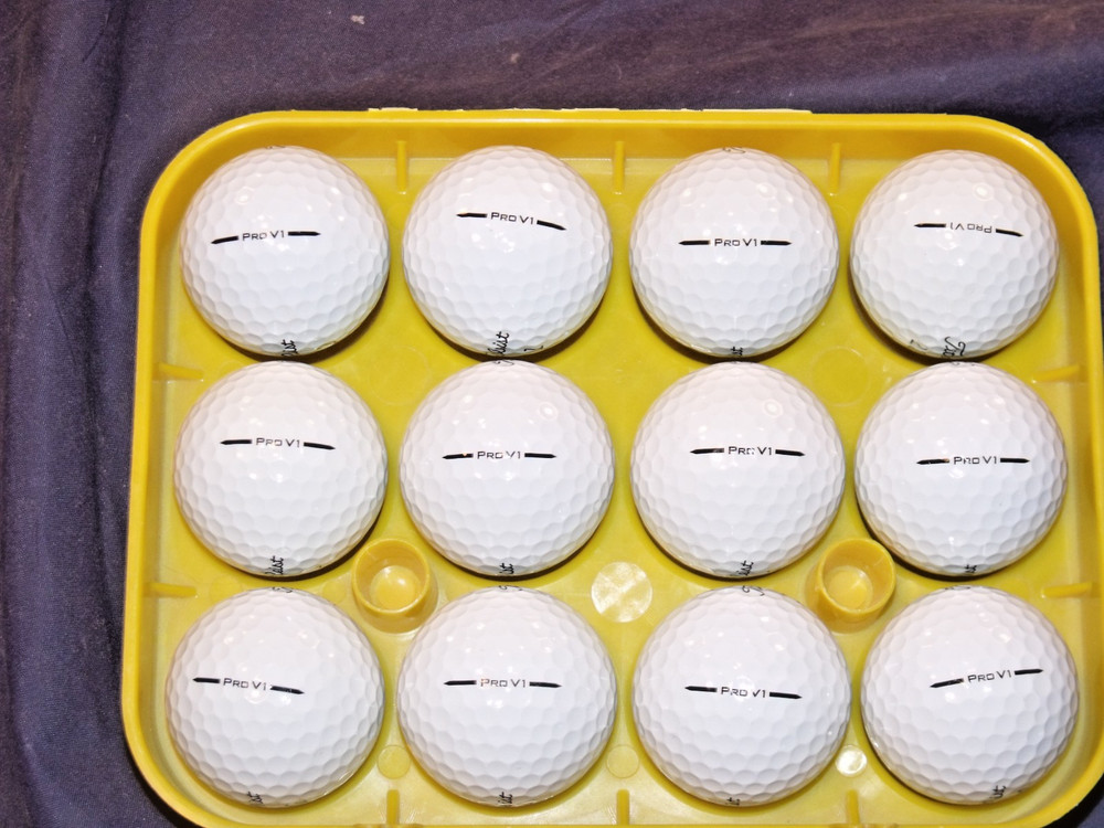 TITLEIST PROV1 2026 GOLF BALLS