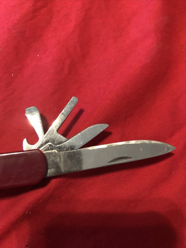 Red Lifelong Multi-Tool w/case