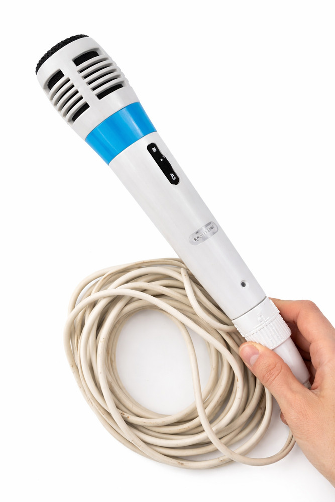 Wired Karaoke Microphone – 1/4" Jack – On/Off Switch – White