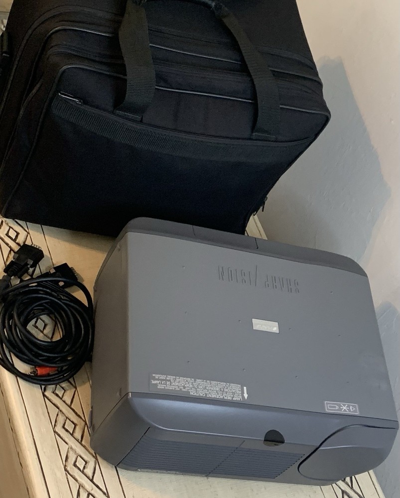 Vtg SHARP Vision LCD Conference/Home Projector XG-E69OU TESTED W/Case Cords DC