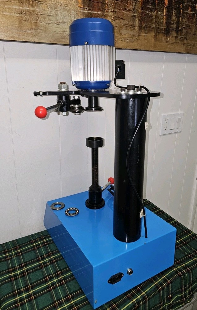 Manual electric aluminium can sealing machine.