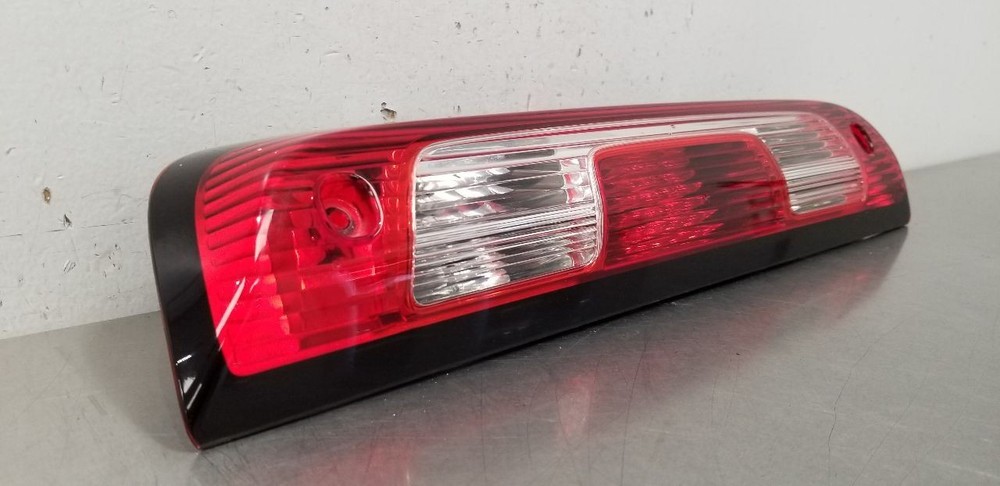 16 GMC SIERRA 1500 HIGH MOUNTED STOP LIGHT