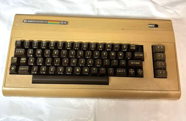 Vintage Commodore 64 Home Computer – Classic 8-Bit Retro Gaming System