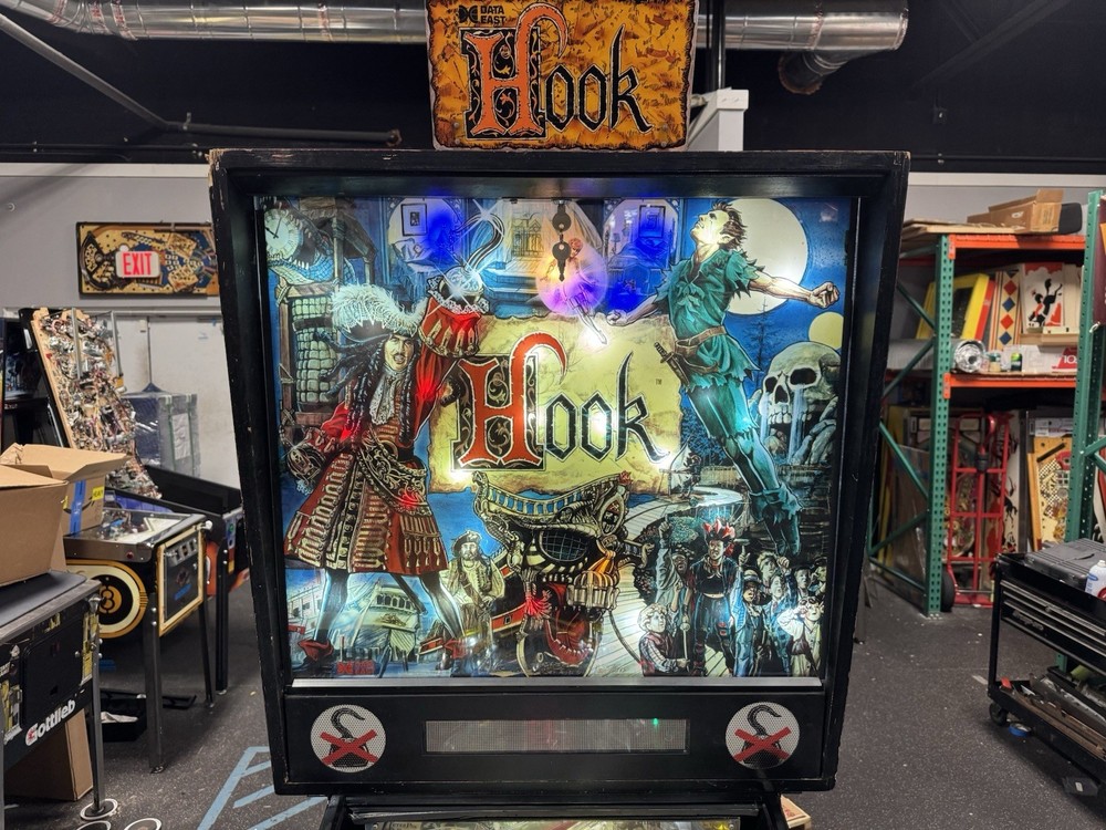 DATA EAST HOOK PINBALL MACHINE FULLY REFURBISHED PLAYS GREAT ROBIN WILLIAMS