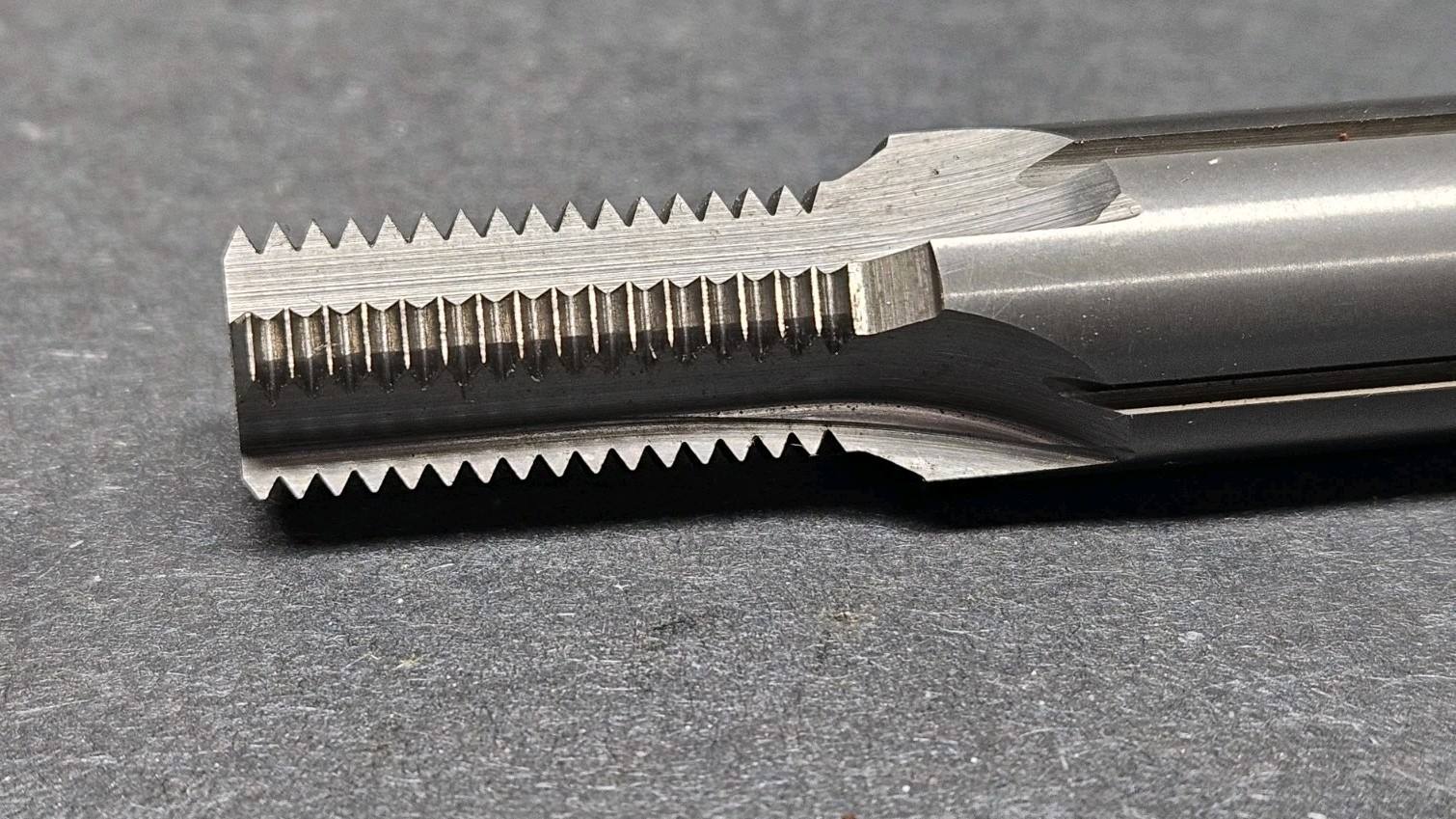 NICE! SCT USA 1/2" -20 Carbide Thread Mill TM400-20 3½" OAL ½" Sh. Machinist