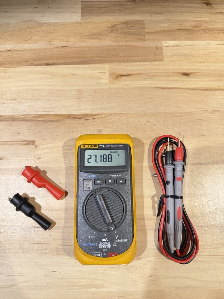FLUKE 705 LOOP CALIBRATOR W/ LEADS & CLIPS - FREE SHIPPING