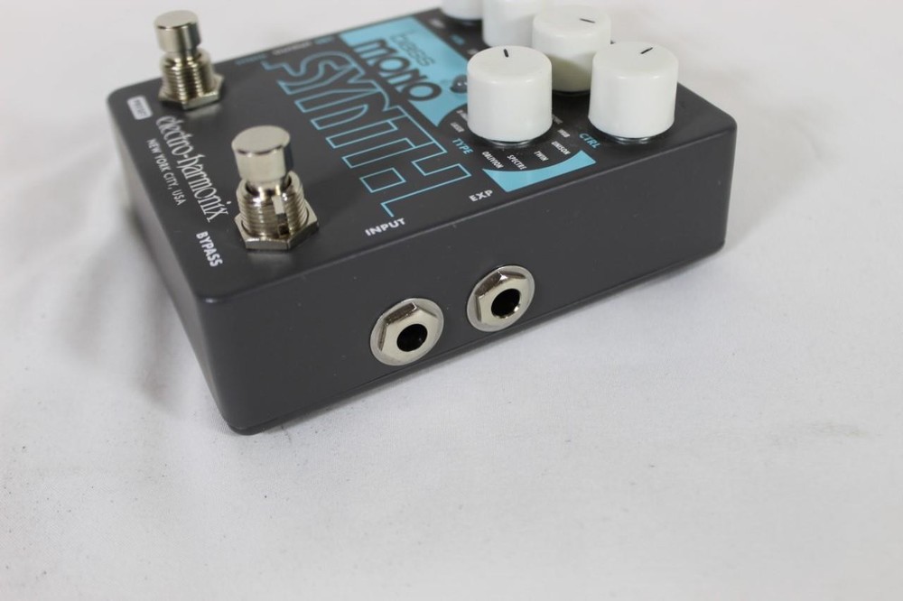 Electro-Harmonix Bass Mono Synth Compact Effects Pedal