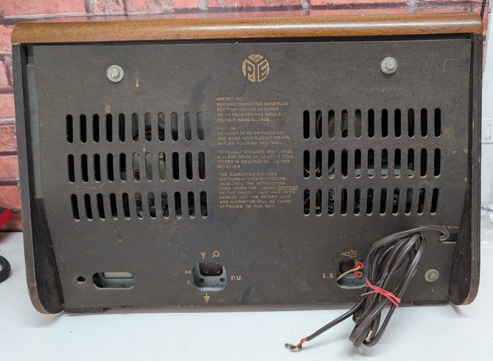 1950's Pye P.45 Table Valve Radio For Restoration (untested)