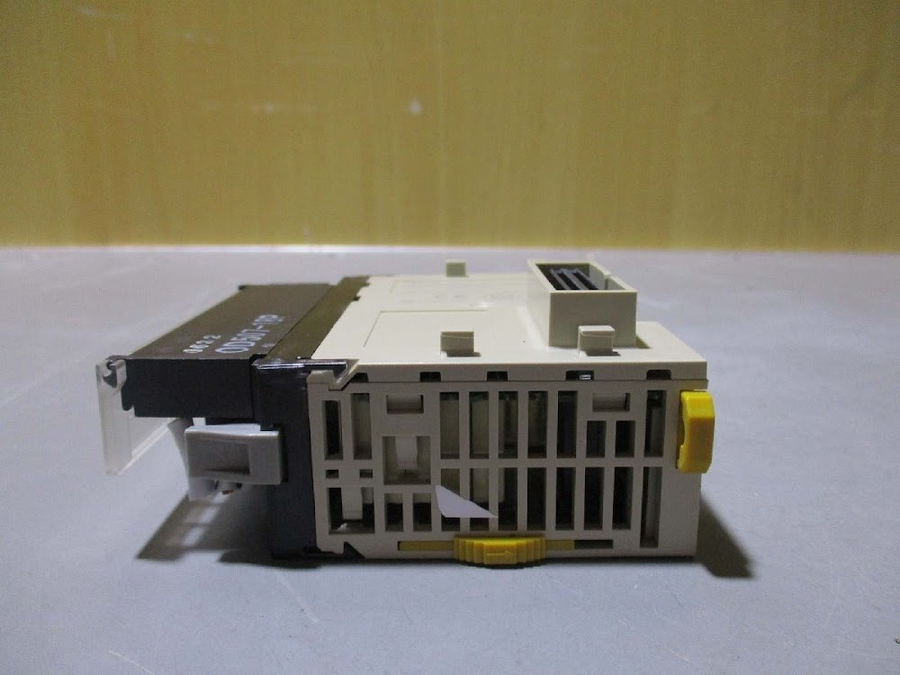 OMRON CJ1W-OC211 PLC Output Unit Module USED #2