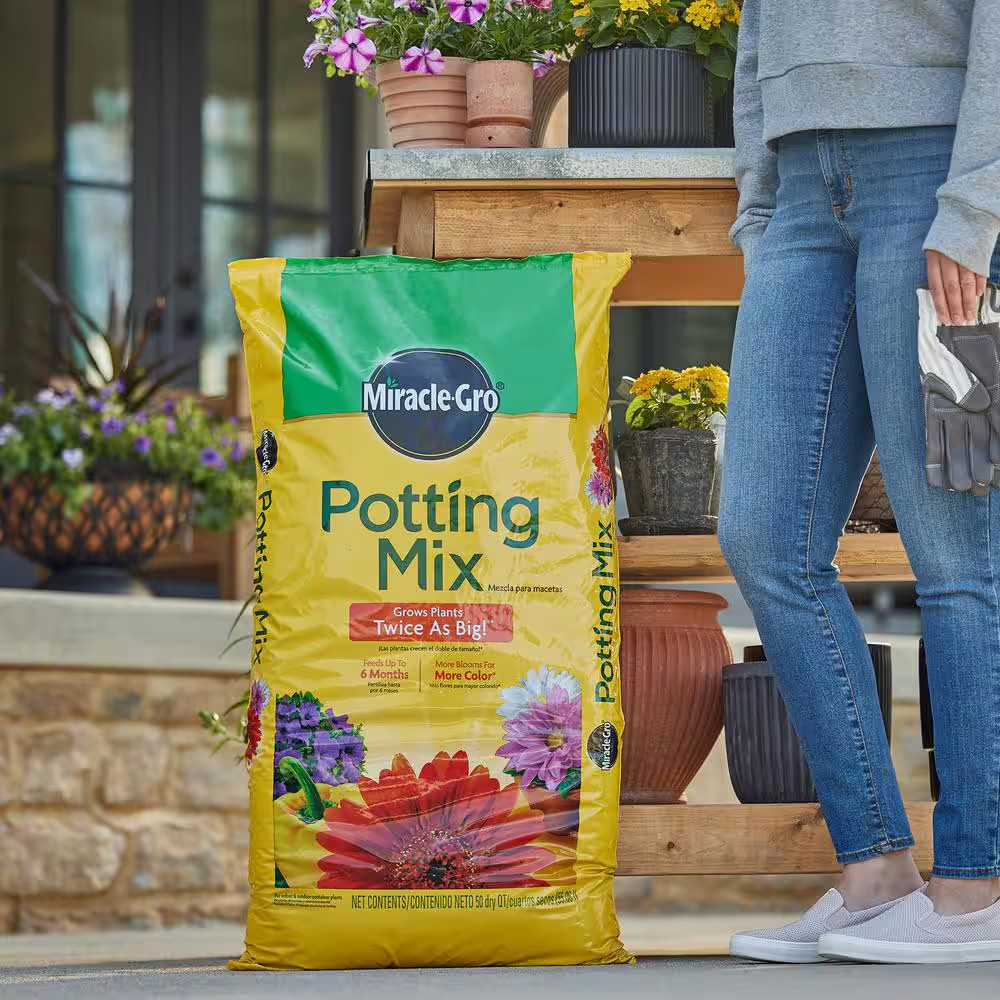 Miracle-Gro Potting Mix 1 cu. ft
