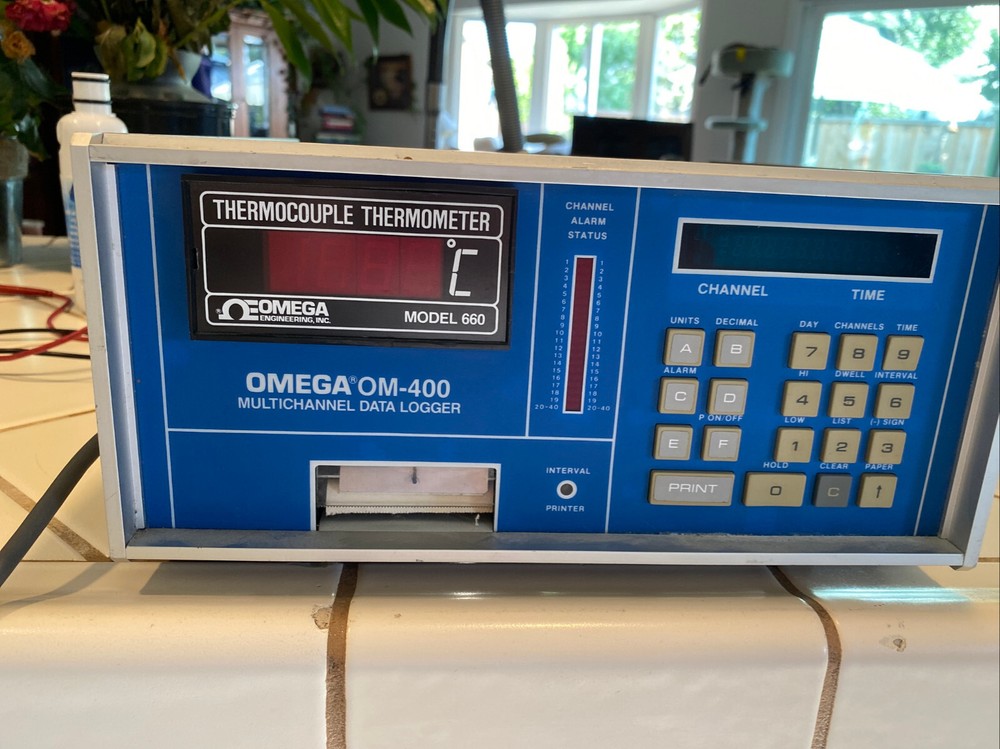 Omega Engineering ThermcoupleThermmeter MODEL 660 Data Logger w/9 tapes