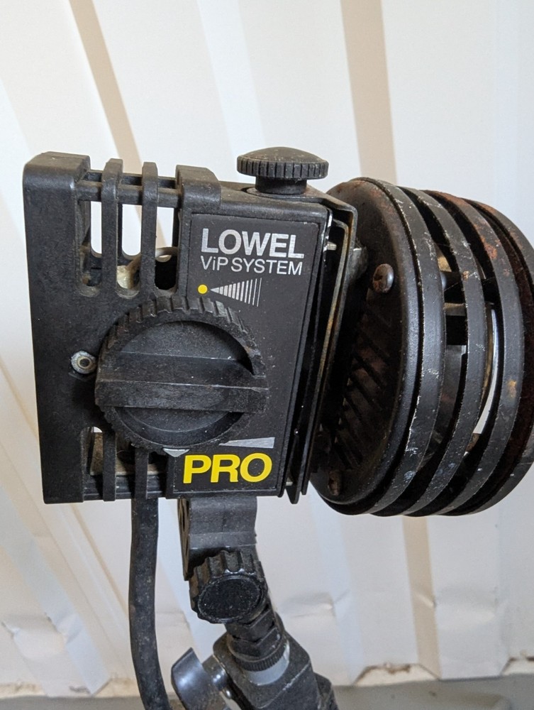 Lowel ViP System Pro Light (with stand) comes as a pair (2)