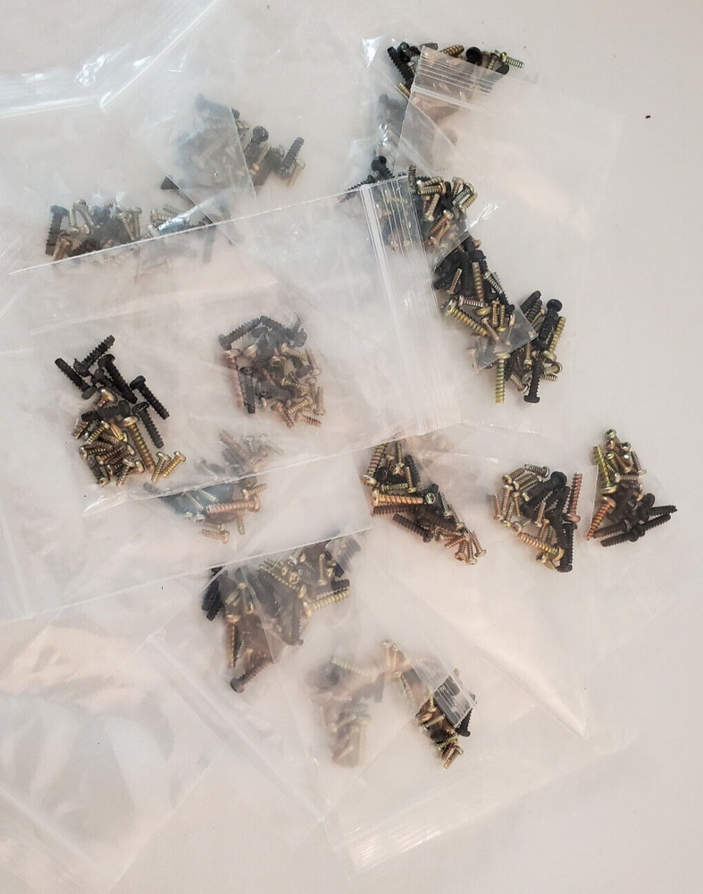 Sega Game Gear Screws Full Set