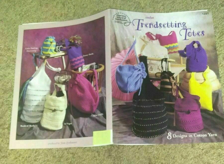 CROCHET TRENDSETTING TOTES LEAFLET #1251