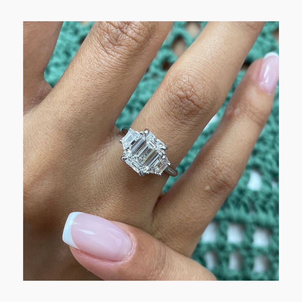 Emerald Diamond Ring VS1 F IGI Certified 2.5 Ct Labcreated 18K White Solid Gold