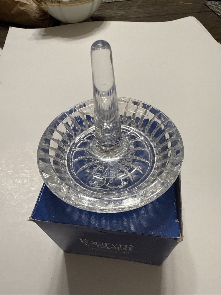 FOREVER CRYSTAL RINGHOLDER New