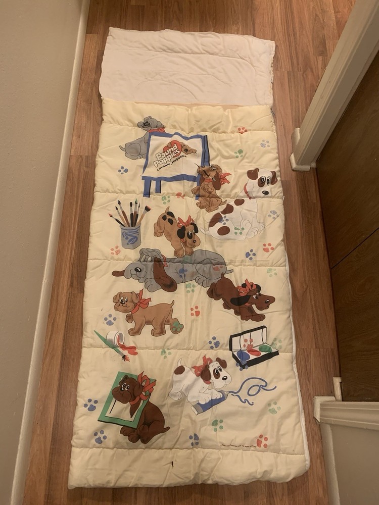 vintage 1985 "Pound Puppies" sleeping bag