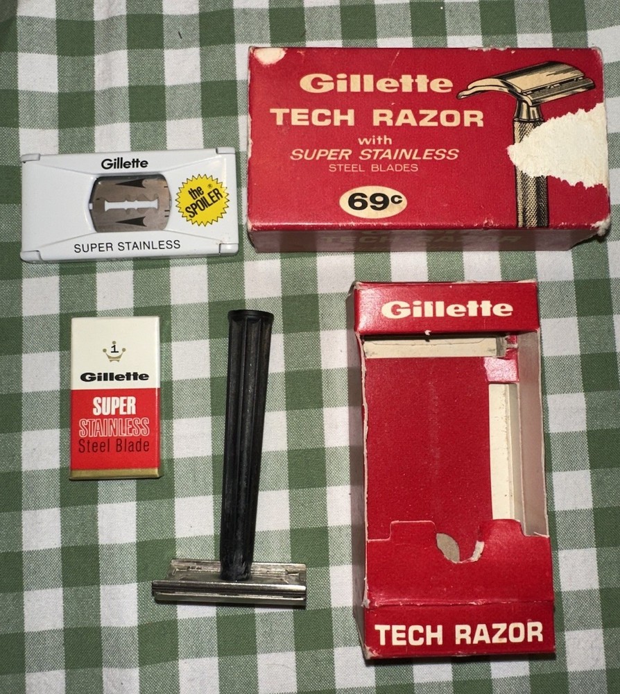 Vintage Gillette Tech Razor W/Blades In Original Box