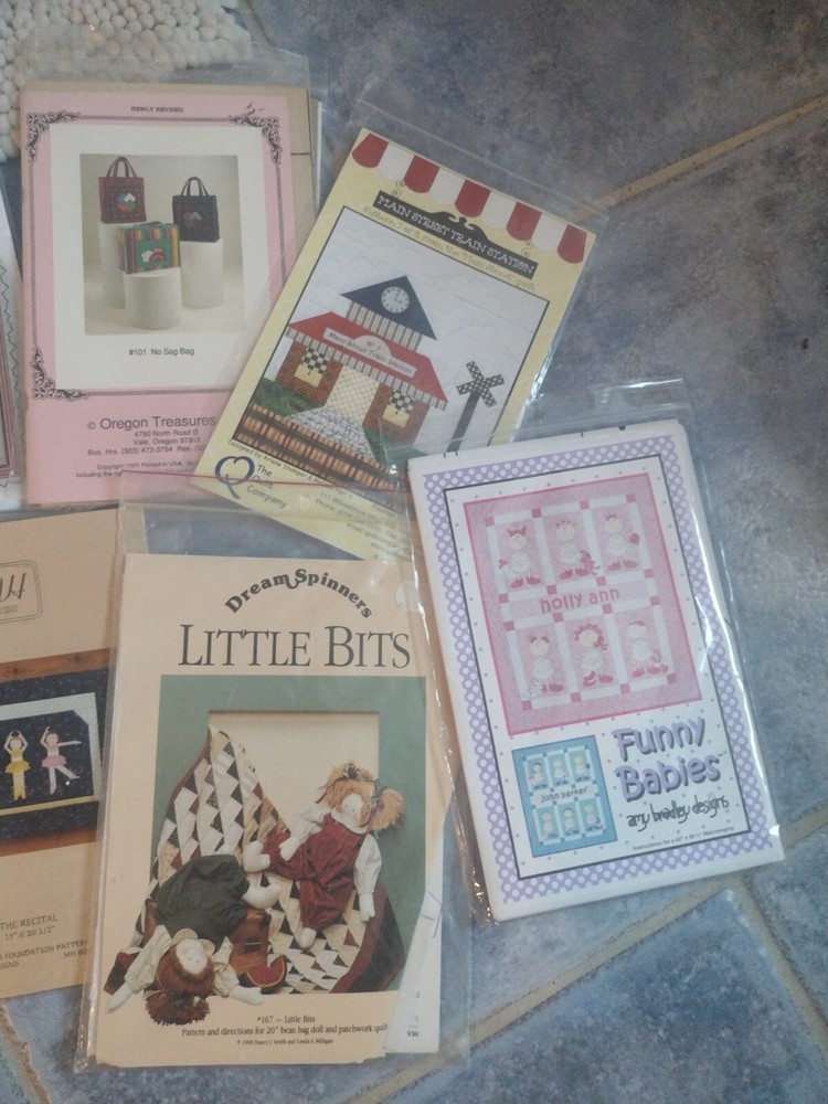 Lot 11 Quilting Patterns Instructions Table Runner Wall Hanging Sewing + Recital