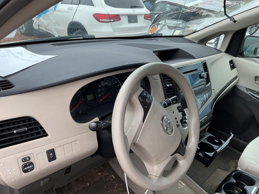 Fuse Box Engine Fits 11-16 SIENNA 4951406
