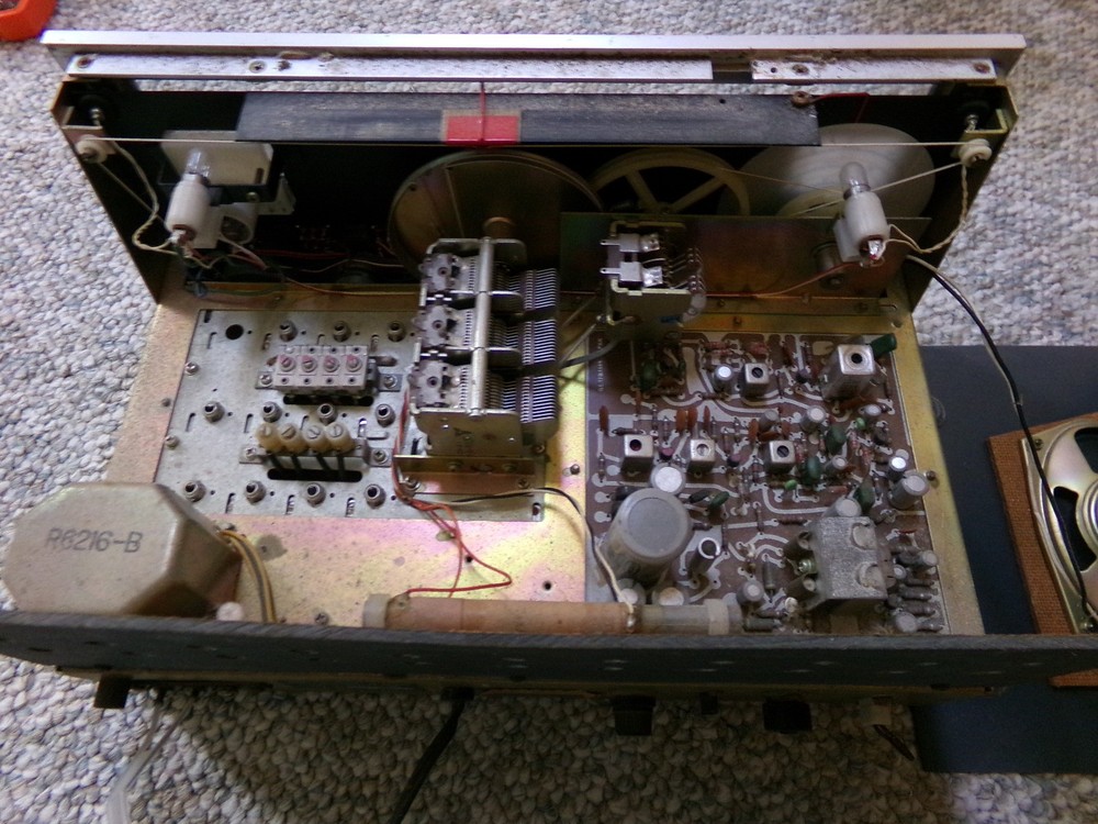 Realistic DX-150A Communications Receiver - Powers Up