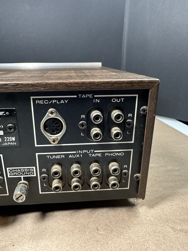 Marantz Model 1060 Stereo Amplifier Ships Fast!