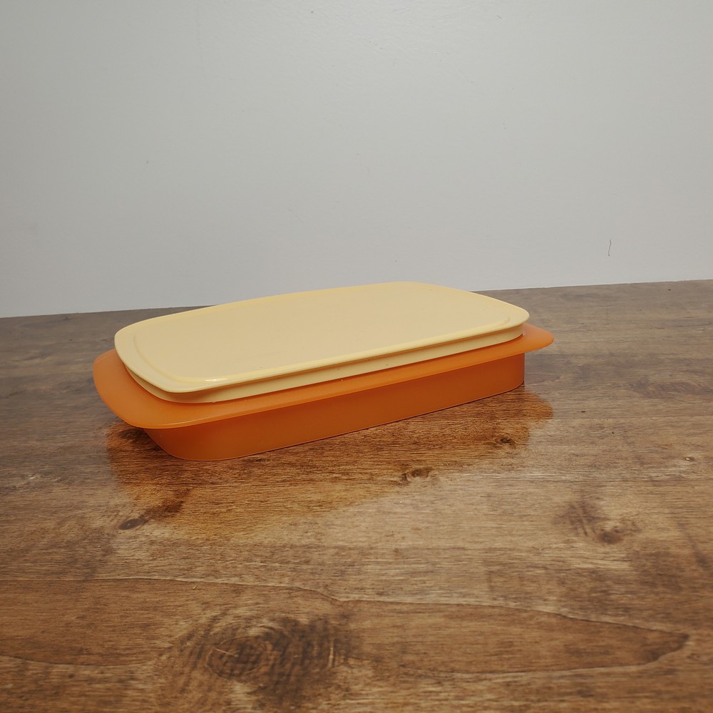 Tupperware # 6820 Snack Bar Keeper Orange Granola Bar Maker