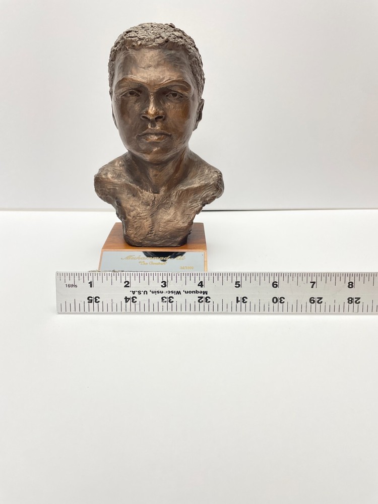 Muhammad Ali Statue by Brad Lorang 2003